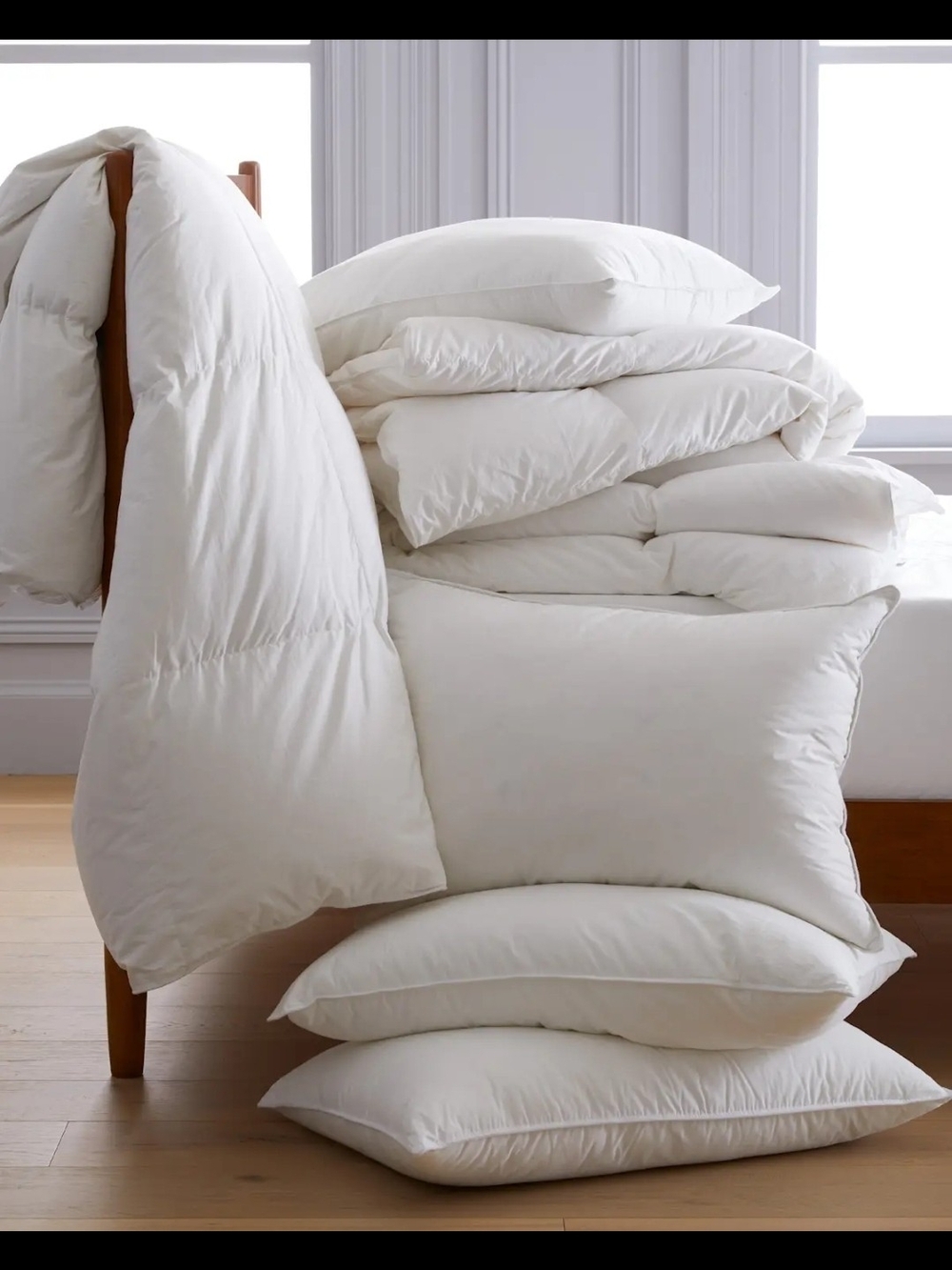 Quince Premium Down Alternative King Pillow (Medium/Firm) - Picture 2 of 5